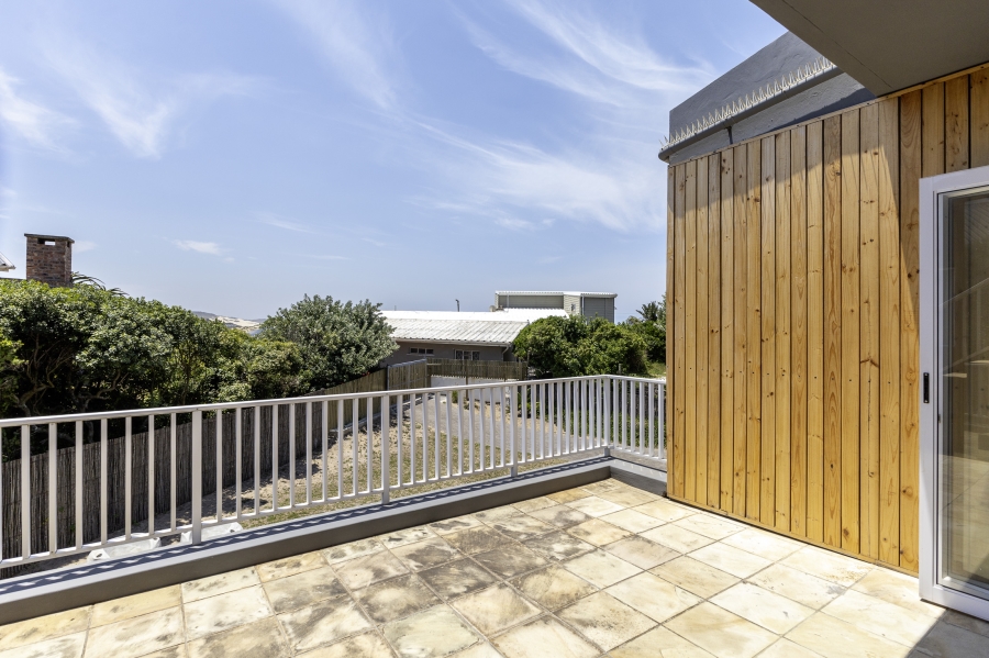 5 Bedroom Property for Sale in West Beach Eastern Cape